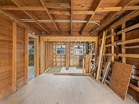 3rd image of 104 N Randolph Ave