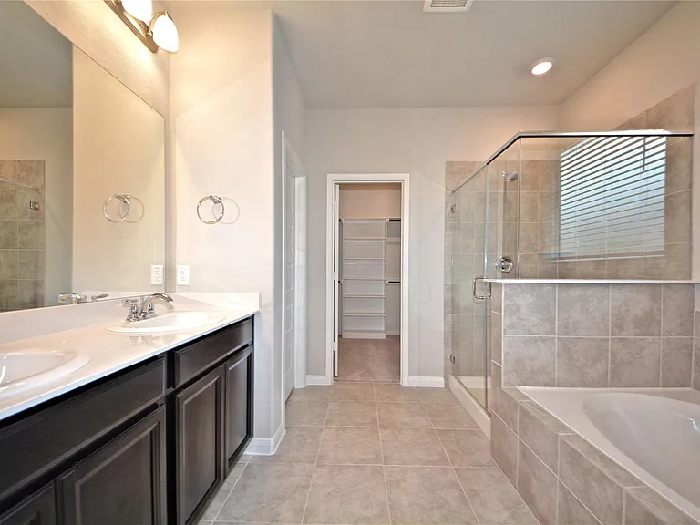 1015 Modesto Dr — Photo 18