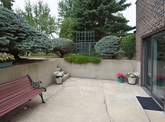 4th image of 1110 S Tamarack Dr