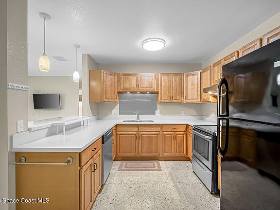 5th image of 1485 S Wickham Rd