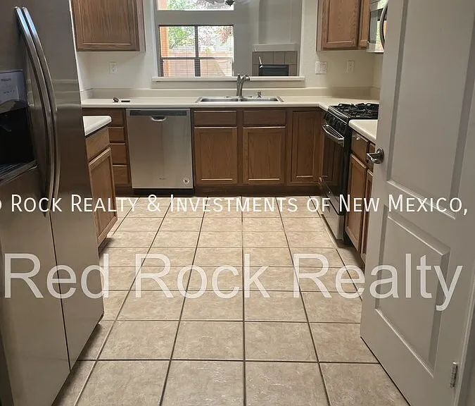 7204 Deer Canyon Ave NE — Photo 4