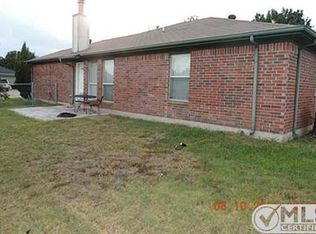 7121 Stonegate Dr, Benbrook, TX 76126