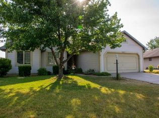 55782 Rooster Ln, Osceola, IN 46561
