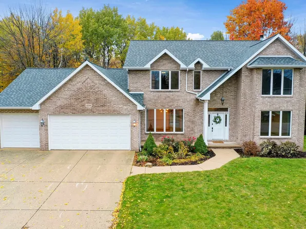 1554 Waterford Ct, Green Bay, WI 54313