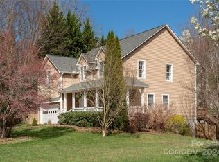 2 Whitleigh Ct, Arden, NC 28704