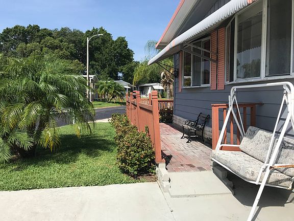 3rd image of 815 Fountainview S