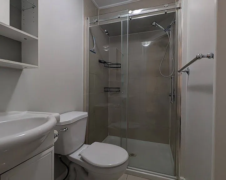 222 Blackburn Ave #B — Photo 6