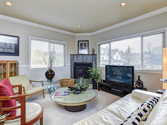 5th image of 418 W Crockett St #418