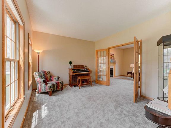 3rd image of 11320 Trillium Ln N