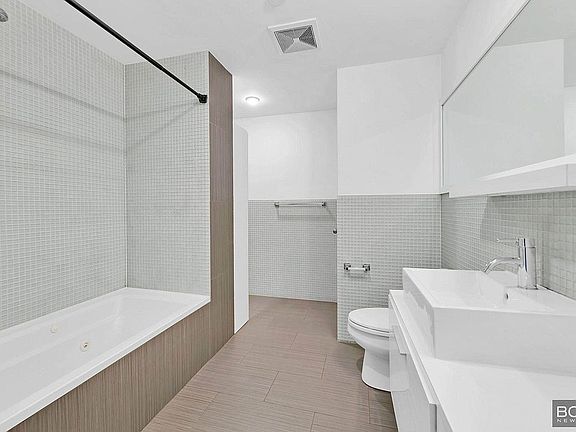 5th image of 145 McGuinness Blvd APT 1A