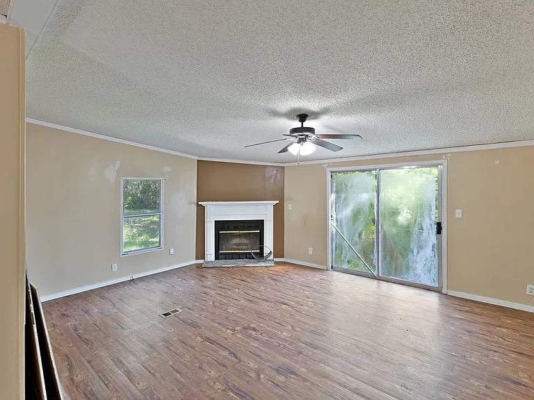 7463 Lilly Ct — Photo 15