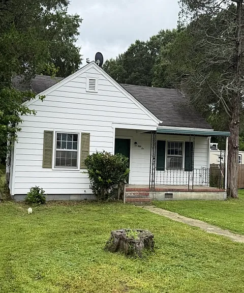 5010 Vayo Ave — Photo 1