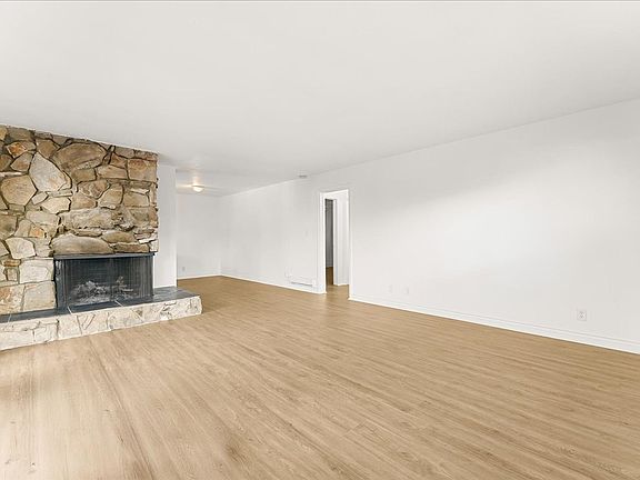 2nd image of 517 Ximeno Ave #2