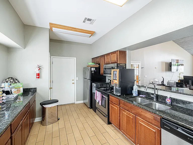 Rosehill Pointe — Photo 20