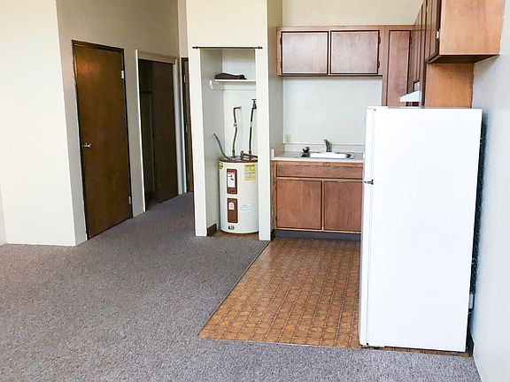 4th image of 212 E St APT 306
