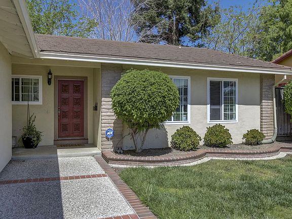 2nd image of 3165 Lenark Dr