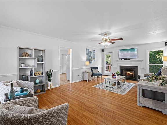 5th image of 413 Bayles Rd