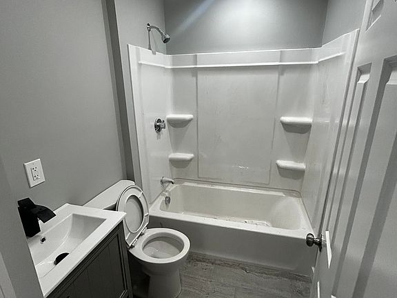 2nd image of 78 Franklin St #1