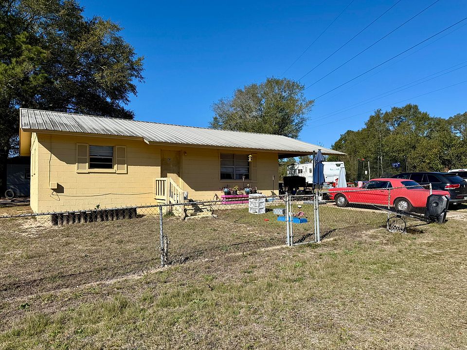 1st image of 76 Fredrick Dr
