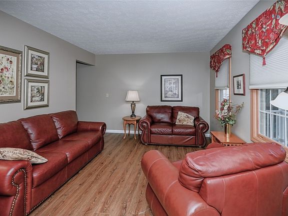 5th image of 33410 Chelsea Ave