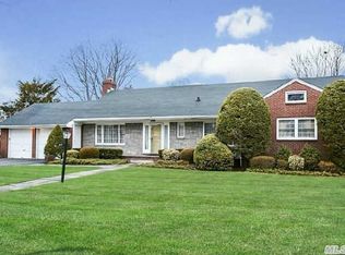 257 Stewart Ave, Garden City, NY 11530