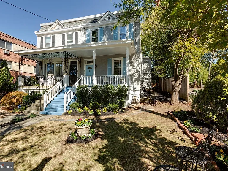 4457 Macarthur Blvd NW — Photo 13
