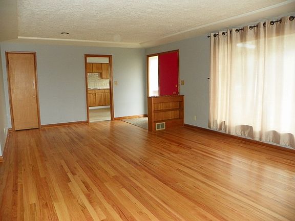 5th image of 2112 W Shannon Ave