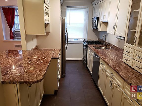 3rd image of 530 Grand St APT D1d