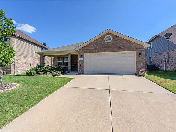 2nd image of 353 Fossil Bridge Dr