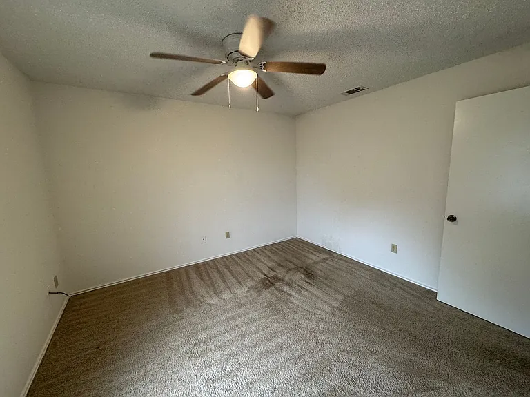 1414 Chapel Ridge Rd — Photo 8