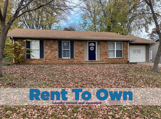 423 Robyn Ln, Lebanon, IL 62254