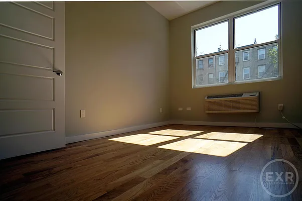 Rented by EXR | media 17
