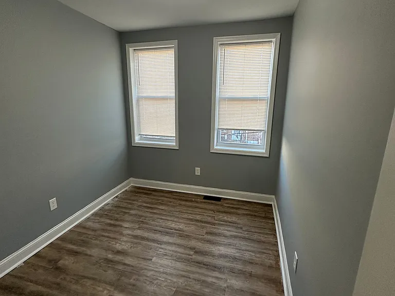 2616 E Biddle St — Photo 13