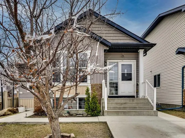 4 N Martin Crossing Bay NE, Calgary, AB T3J 3Y1