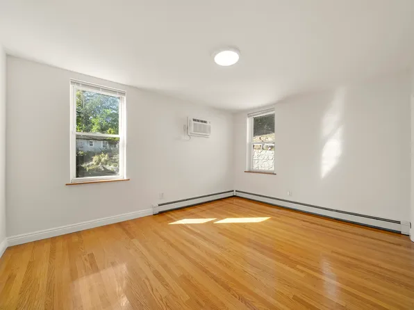 280 Undercliff Avenue image 16 of 23