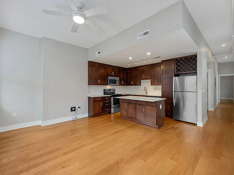 412 E 13th St #4 — Photo 3