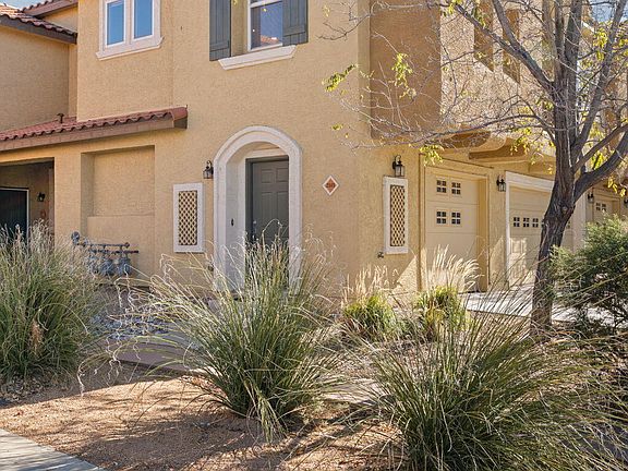 3rd image of 601 Menaul Blvd NW #2101