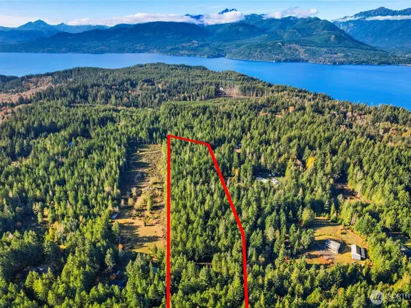 6077 Minnig Lane NW, Seabeck, WA 98380