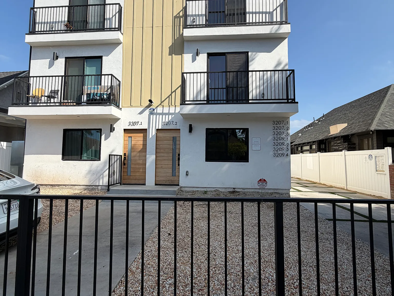 4 bed, 2056 sqft, $4,100 — Photo 1