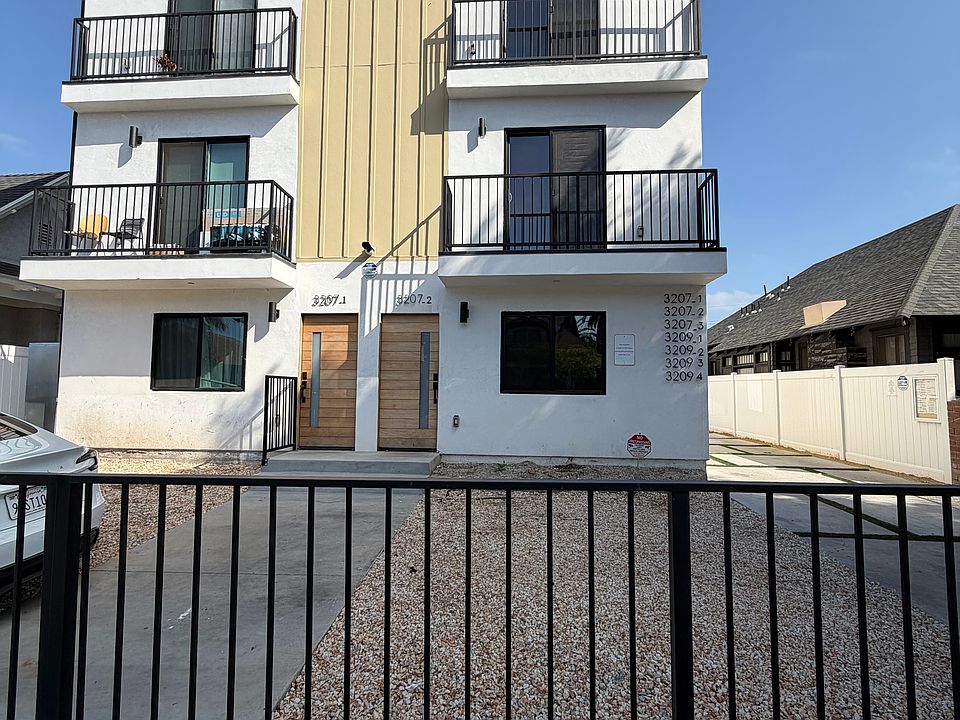 1st image of 3207 W 18th St