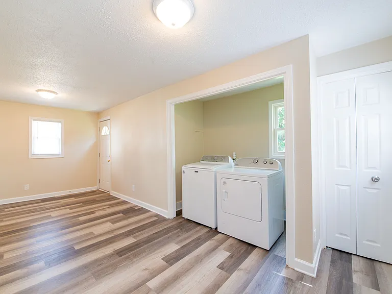 1130 Lafayette Ave SE — Photo 23