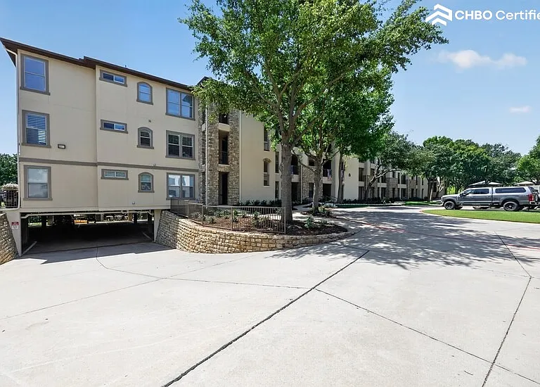 500 Waters Edge Dr #137 — Photo 4