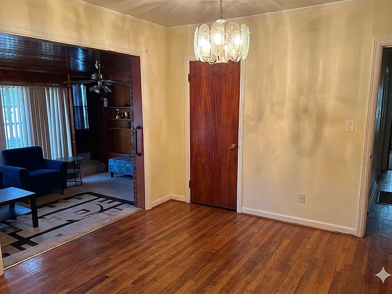 211 Ariola Ave — Photo 7