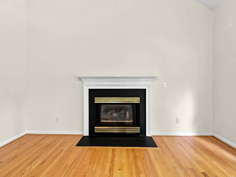 115 Lonebrook Dr — Photo 20