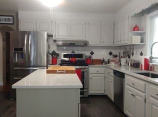 35 Ridgebrook Dr, Bridgeport, CT 06606