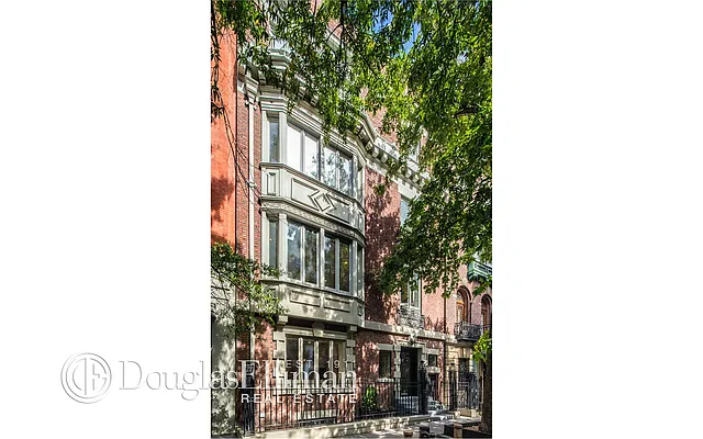 Sold by Douglas Elliman | media 22