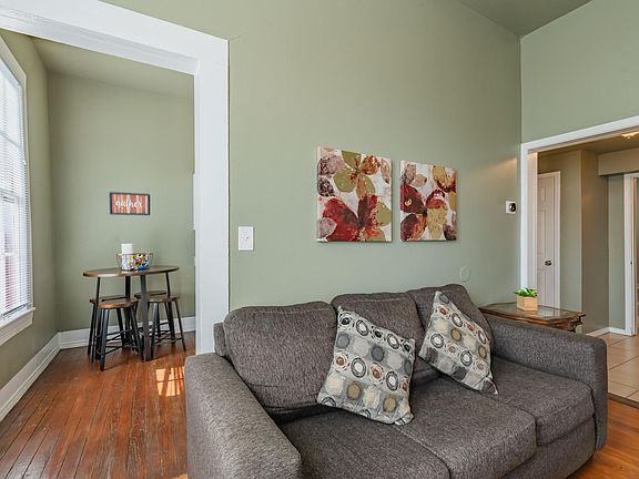 4th image of 529 Marshall St #A