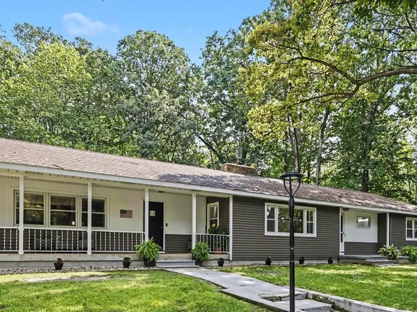 12537 S Wolcott Ave, Sawyer, MI 49125