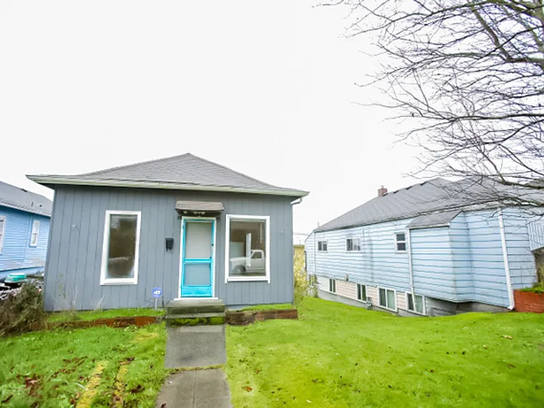 3619 Lombard Ave — Photo 2