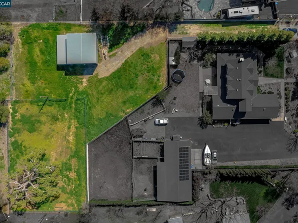 5569 Morningside Dr #11, Clayton, CA 94517